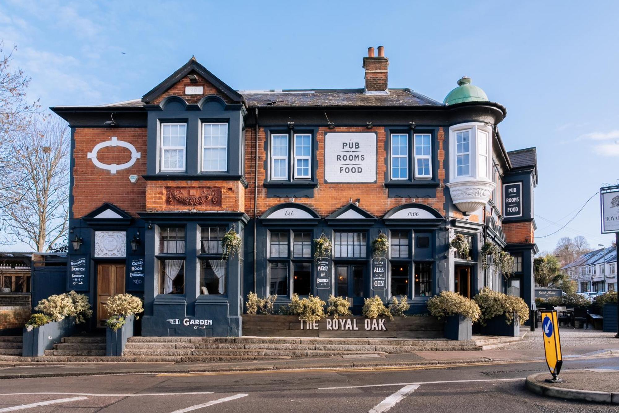Hotel The Royal Oak Woodford Exterior foto