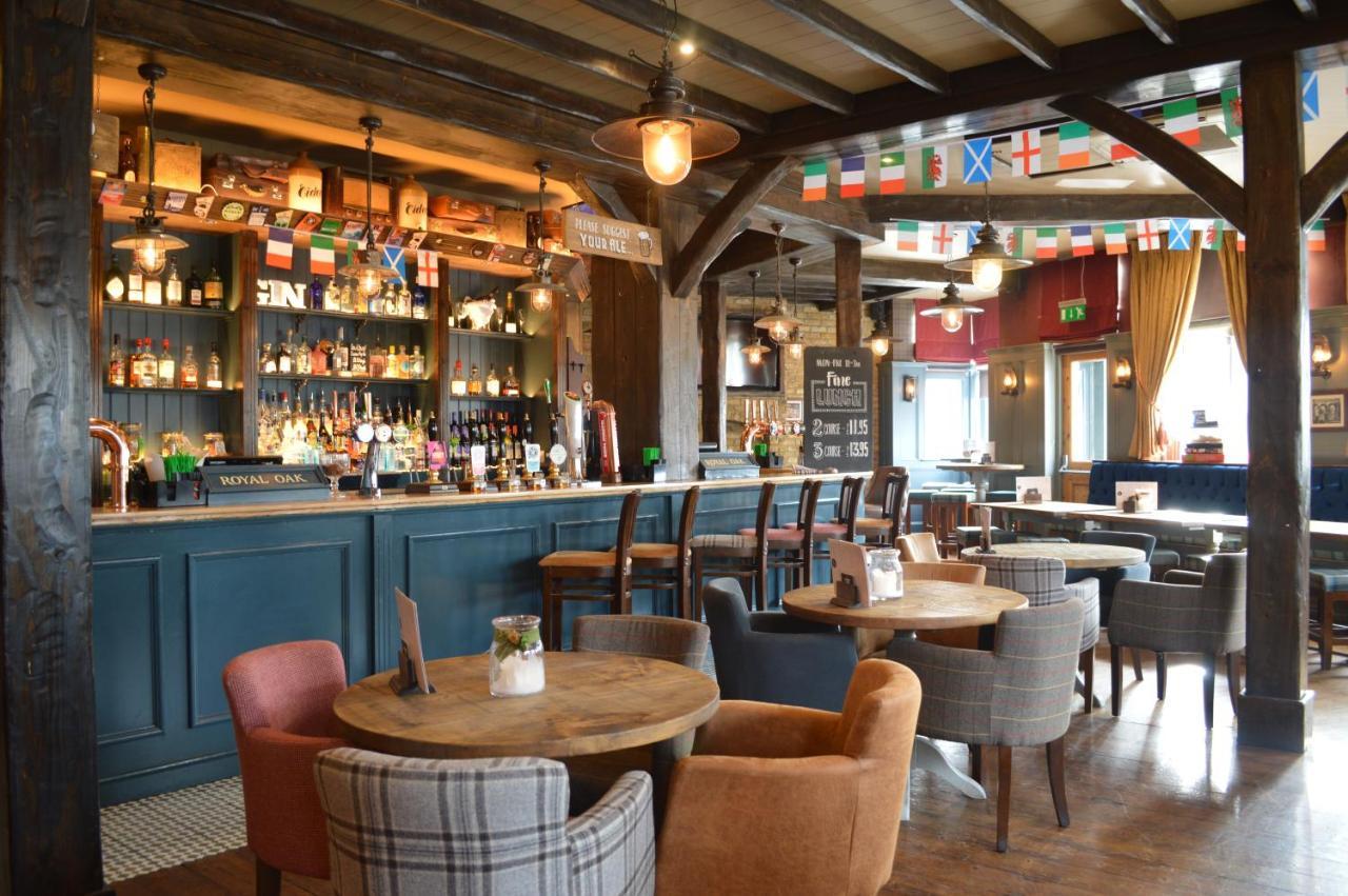 Hotel The Royal Oak Woodford Exterior foto