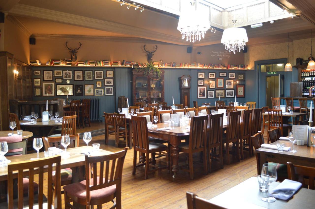 Hotel The Royal Oak Woodford Exterior foto